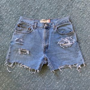 Levi’s 550 Cutoff Jean Shorts